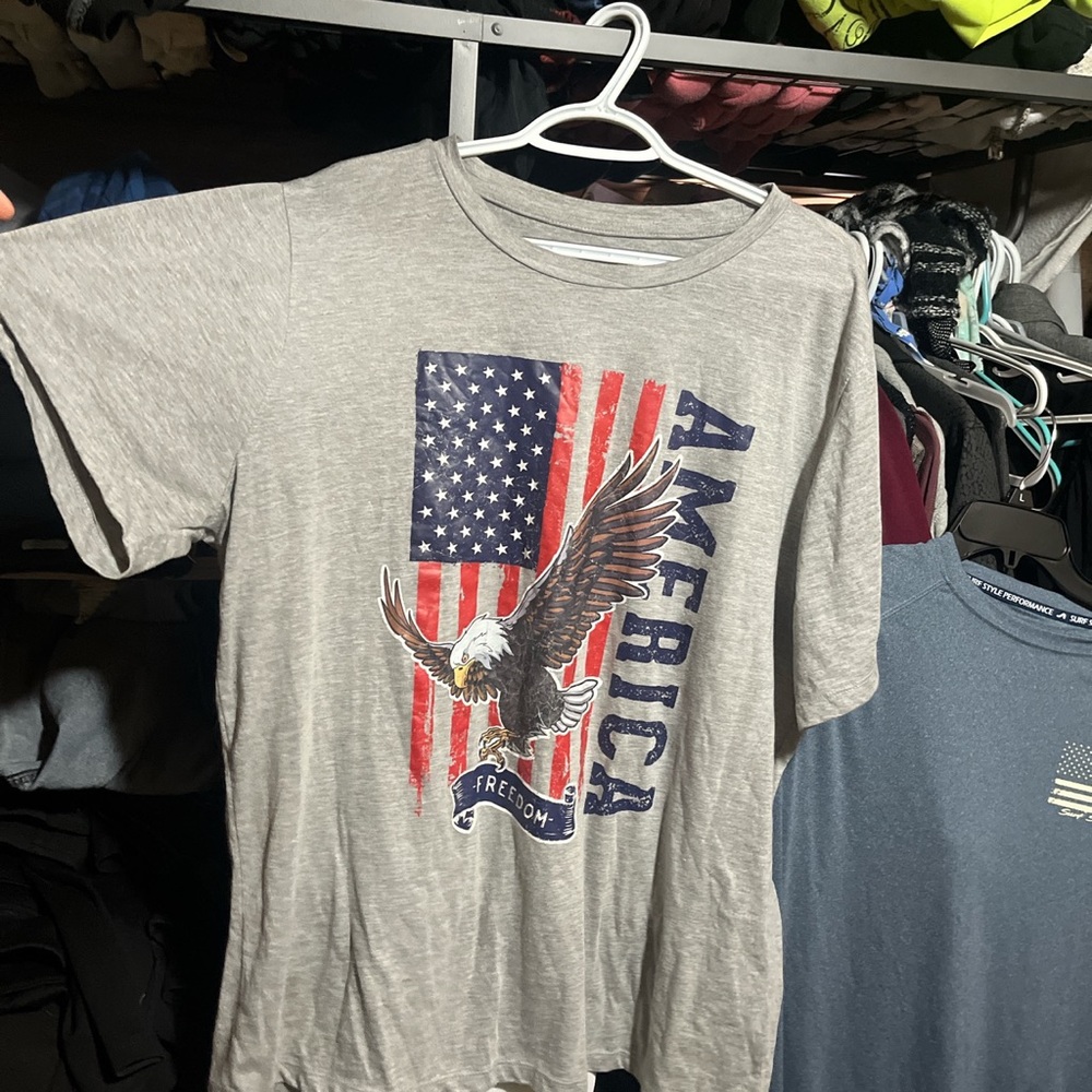 men’s XL america shirt